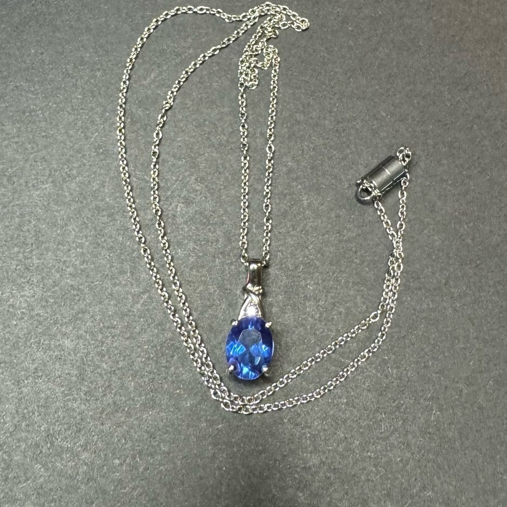 Triplet quartz and simulated diamond pendant necklace. NIB.